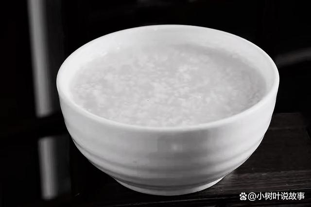 這碗粥的日常故事，友情的溫度與家的溫馨