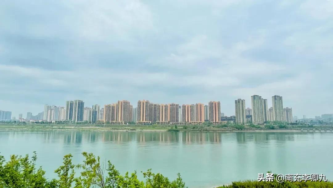 成都購房最新政策解讀，輕松開啟自然美景探索之旅