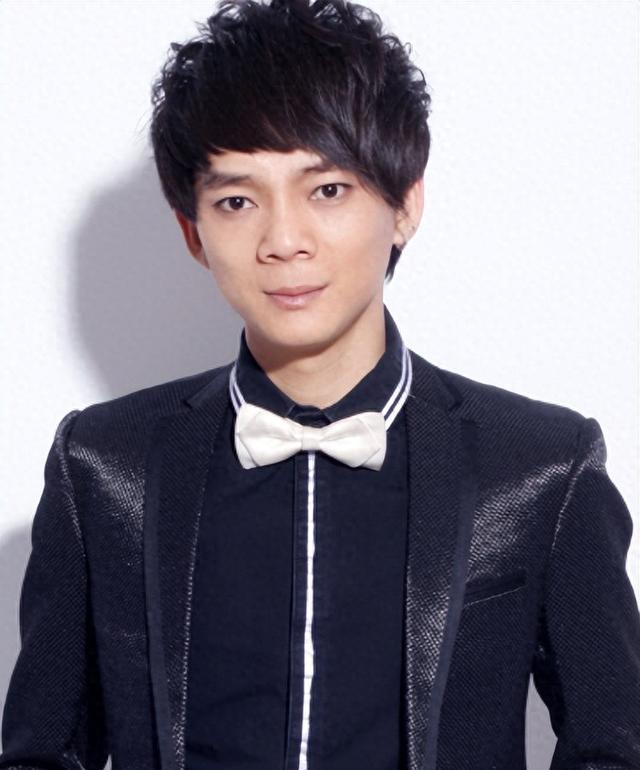 六哲最新動態(tài)，音樂成就與社會關注的交匯點新聞速遞