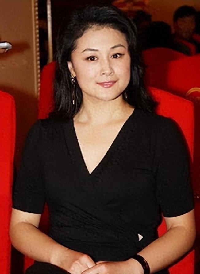 赤峰演員，舞臺與小城的交織故事
