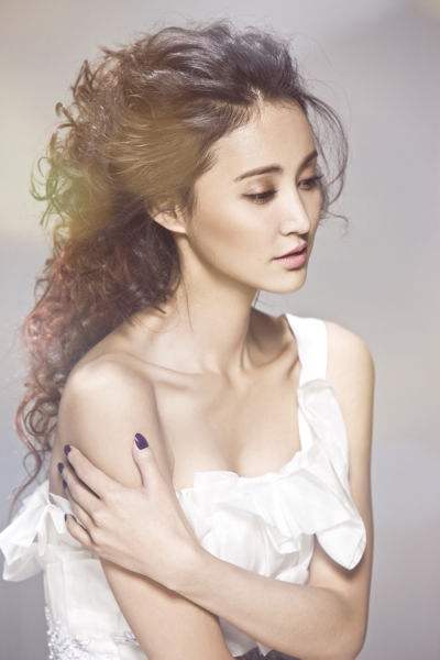 張姓女演員的璀璨之星，科技產(chǎn)品助力光芒四射