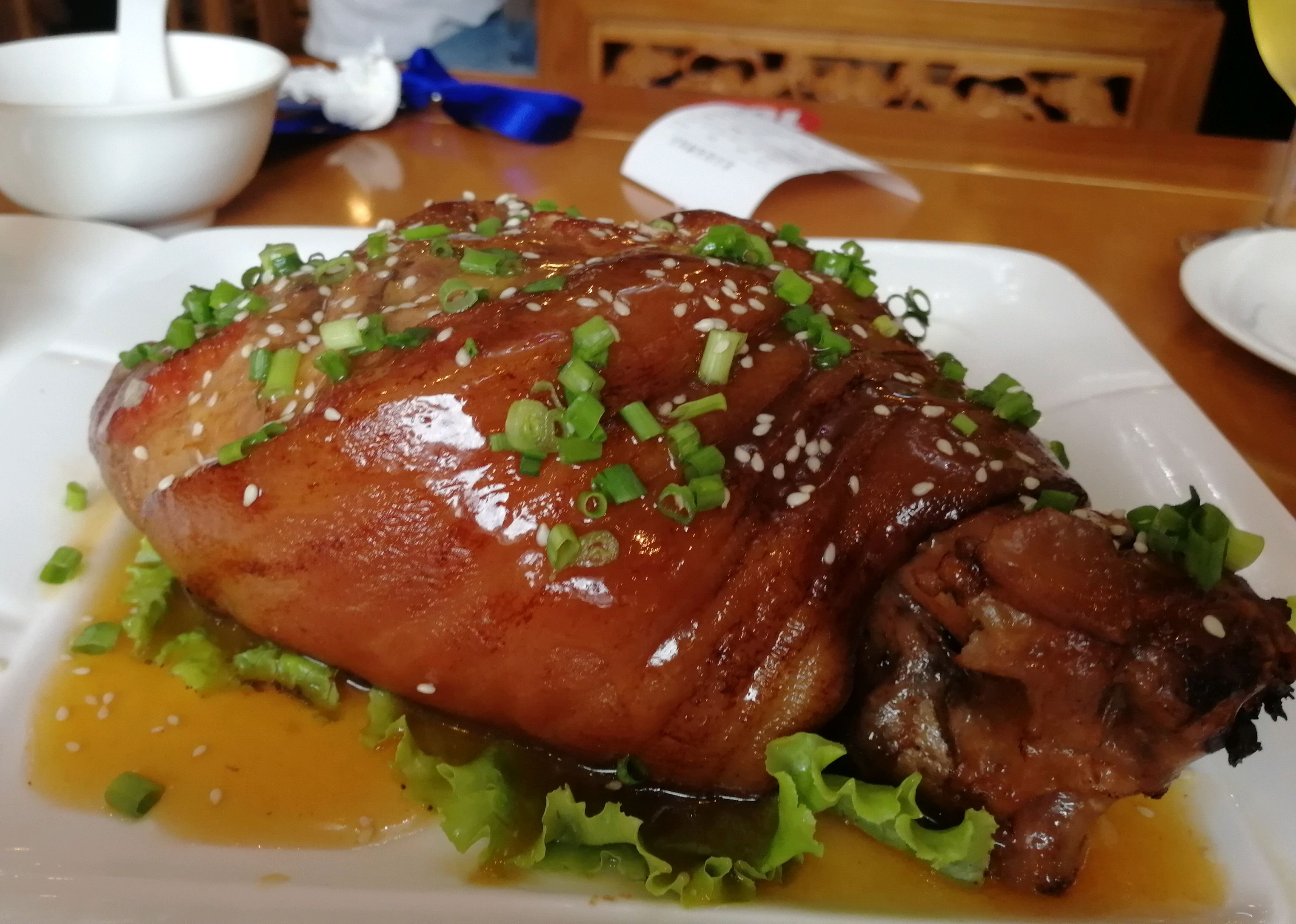 最新大肘子制作指南，步驟詳解，美味呈現(xiàn)