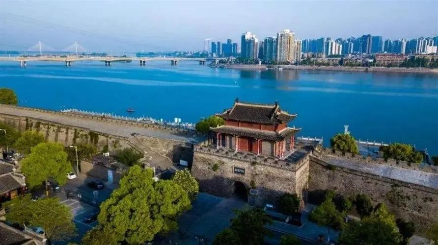 科技之光，最新高科技產(chǎn)品照亮生活新篇章