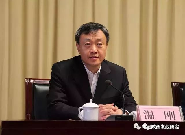 溫剛的最新日常，愛與陪伴的溫馨時光記錄